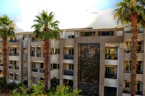 Two Seas Hotel Apart