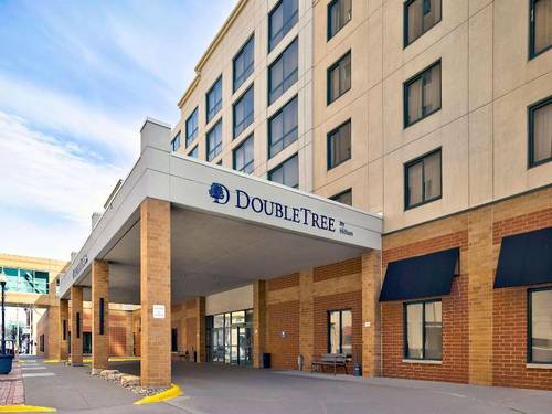 Doubletree By Hilton Davenport