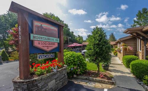 Mountainaire Inn and Log Cabins