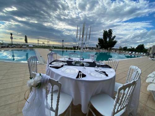 Sporköy Hotel & Beach Club