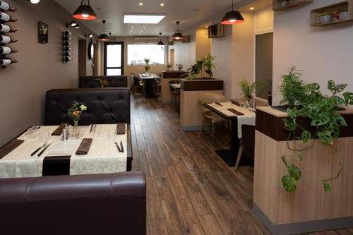 Logis Le Carnot Hotel