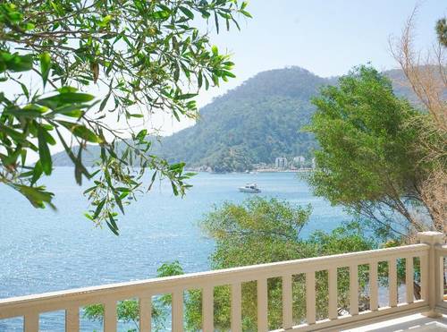Perios Beach House - Adults Only
