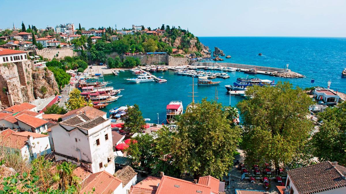 Antalya'da Hangi Bölgede Kalmalı? Her Seyahat Tarzına Uygun Rehber