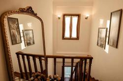 Vrodi Otel