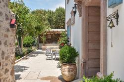 Lunaria Guest House
