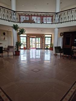 Flora Hotel