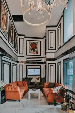 Grand Lark Hotel