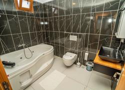216 Hill Suite