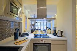 Petek Residence by NewInn