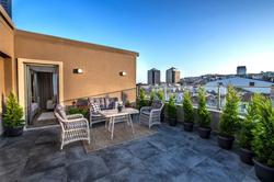 Valente Suites Hotel