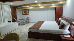 Yeşil Otel