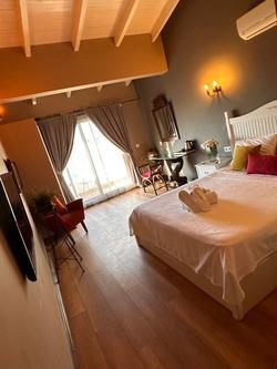 Erythros Boutique Hotel