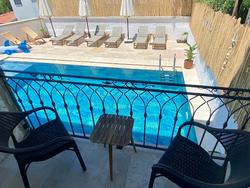 Serez Alaçatı by La Mira