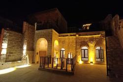 Tugmanersmall House Ajar