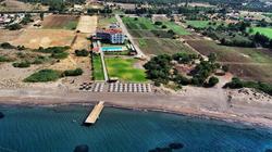 Acroter Hotel & Spa