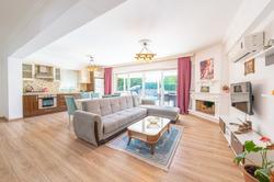 Villa Golden Pine