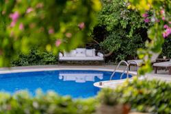 Luna Begonvil Taş Evler