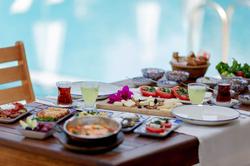 Luna Begonvil Taş Evler