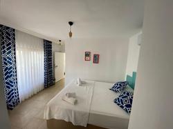 Lacivert Otel Akyaka