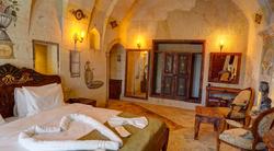 Capp Royal Cave Hotel