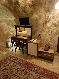 Naturels Cave House