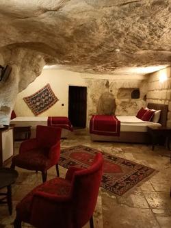 Naturels Cave House