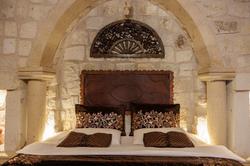 Shadow Cave House