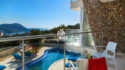 Villa Tzia