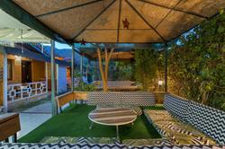 Flora Pansiyon Çıralı