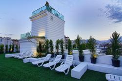 S White Hotel