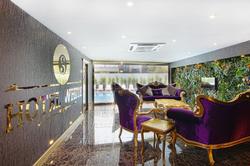 S White Hotel