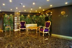 S White Hotel