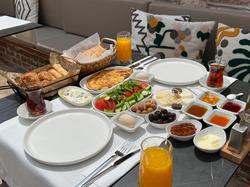 Parla Otel Küçükköy
