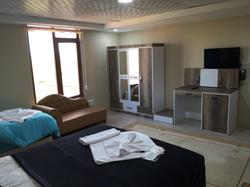 Yükselen Otel