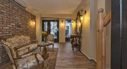 By Murat Royal Hotel