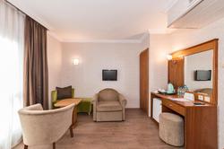 Grand Rue Hotel