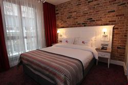 Qpera Hotel