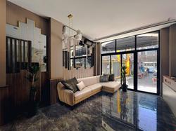 Zeno Suites Hotel & Patisserie