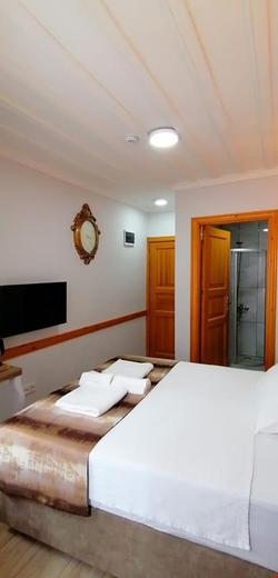New Cherry Hotel & Hostel