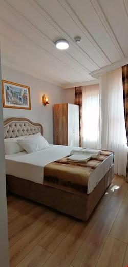 New Cherry Hotel & Hostel