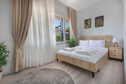 Modern Central 2BR Apt. in the Hearth of the City