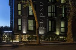 Upsuites Hotel
