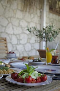 Alaçatı Roka Taş Otel