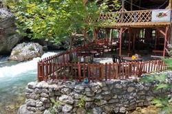 Kapuzbaşı Şelalesi Baştürk Dinlenme Tesisi