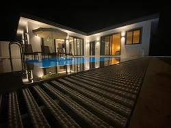 Villa Grey 2