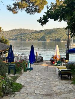 Roca Beach Akbuk