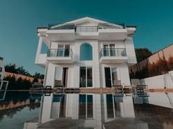 Villa Leila