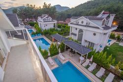 Silver Yunus Villa