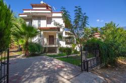 Brookland Paris Villa