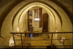 Evanthia Cave Suites
